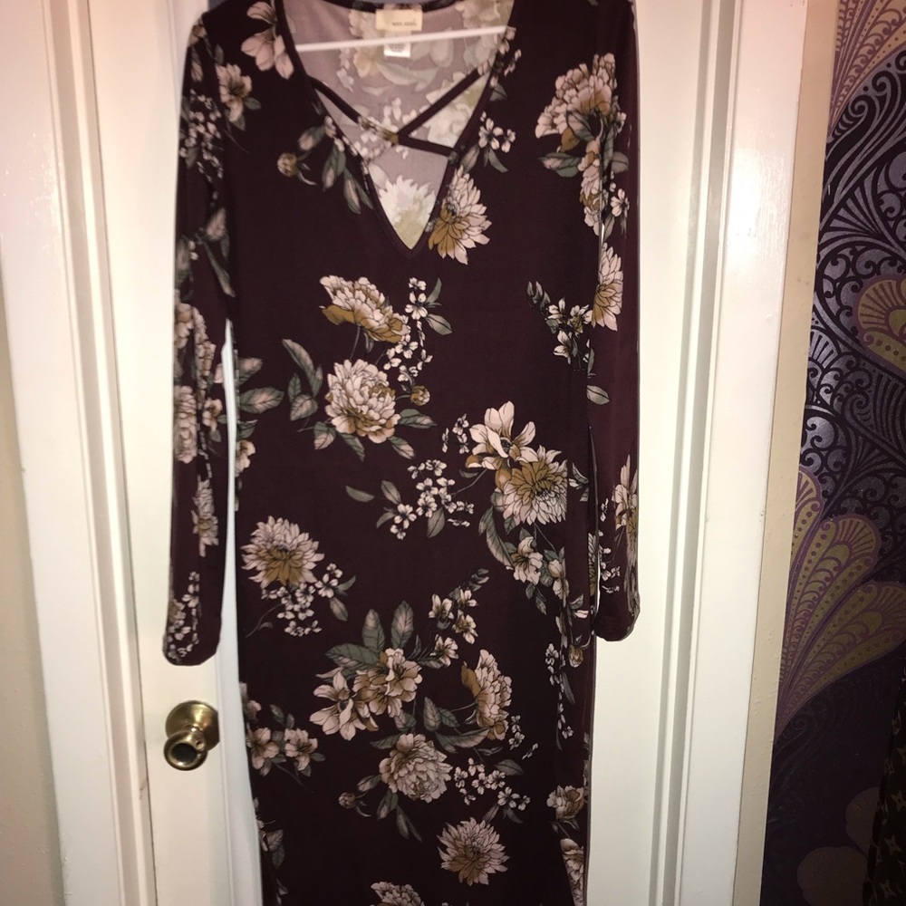 Pretty bodycon burgandy dress